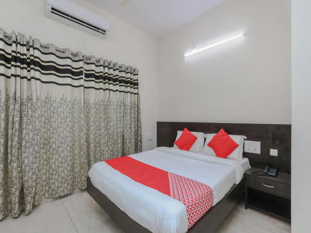 Oyo 22211 Shree Ankanatheshwara Residency Nanjangud Exterior photo