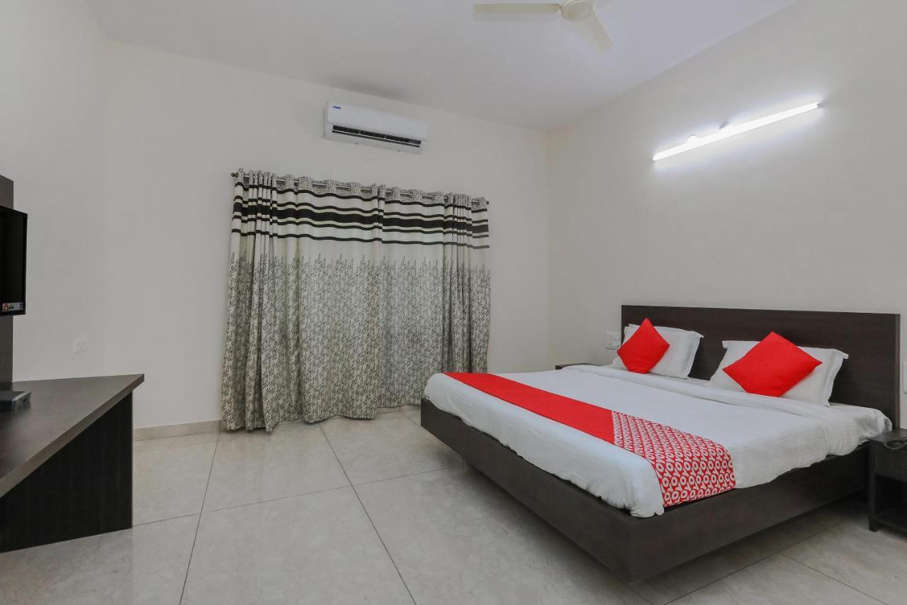 Oyo 22211 Shree Ankanatheshwara Residency Nanjangud Exterior photo
